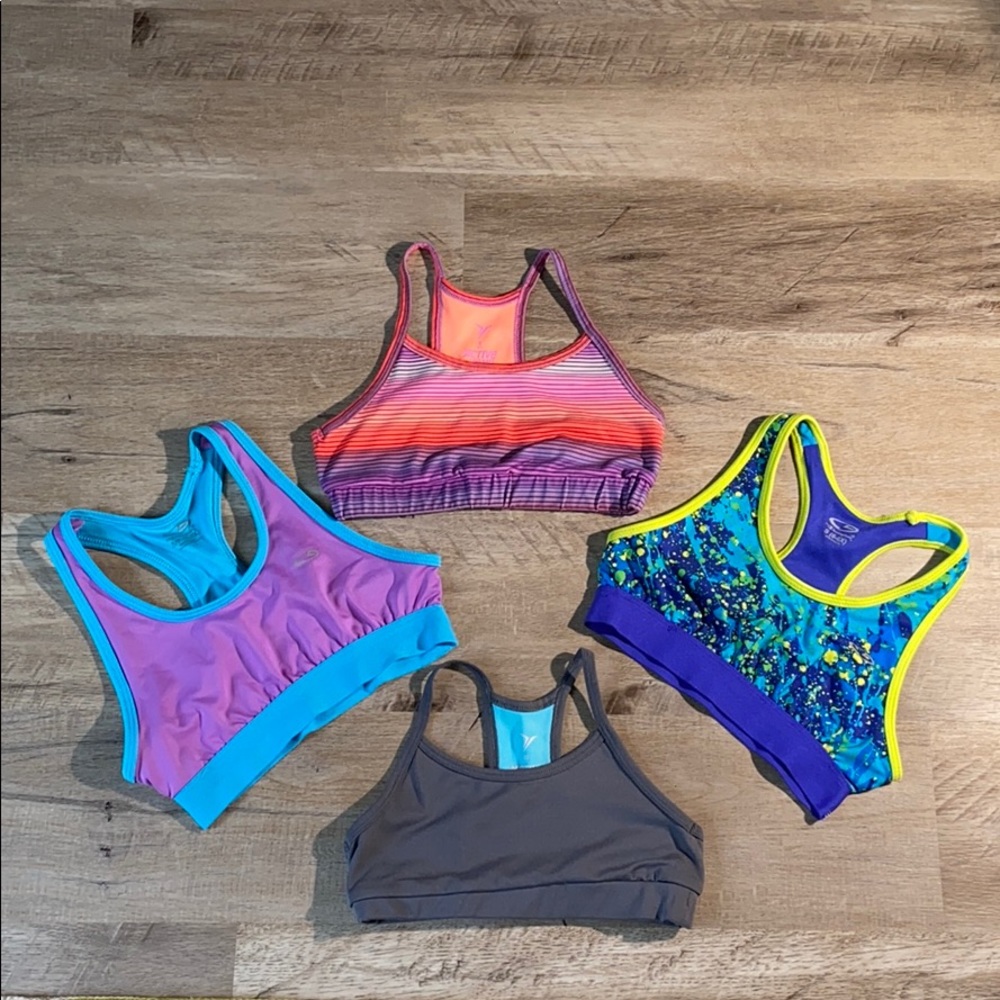 Sports bra lot
